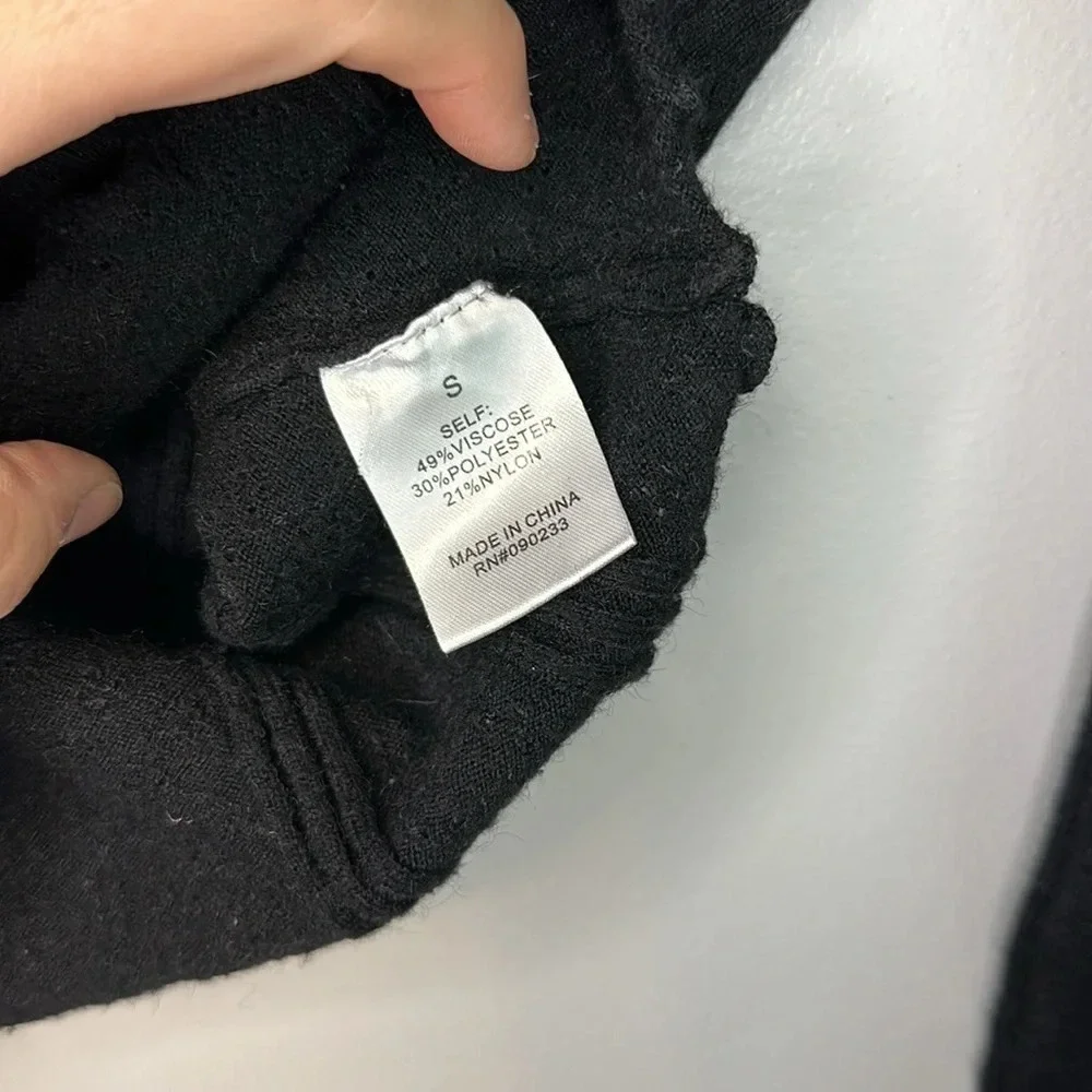 Kendall & Kylie Cropped Long Sleeve Sweater Size S